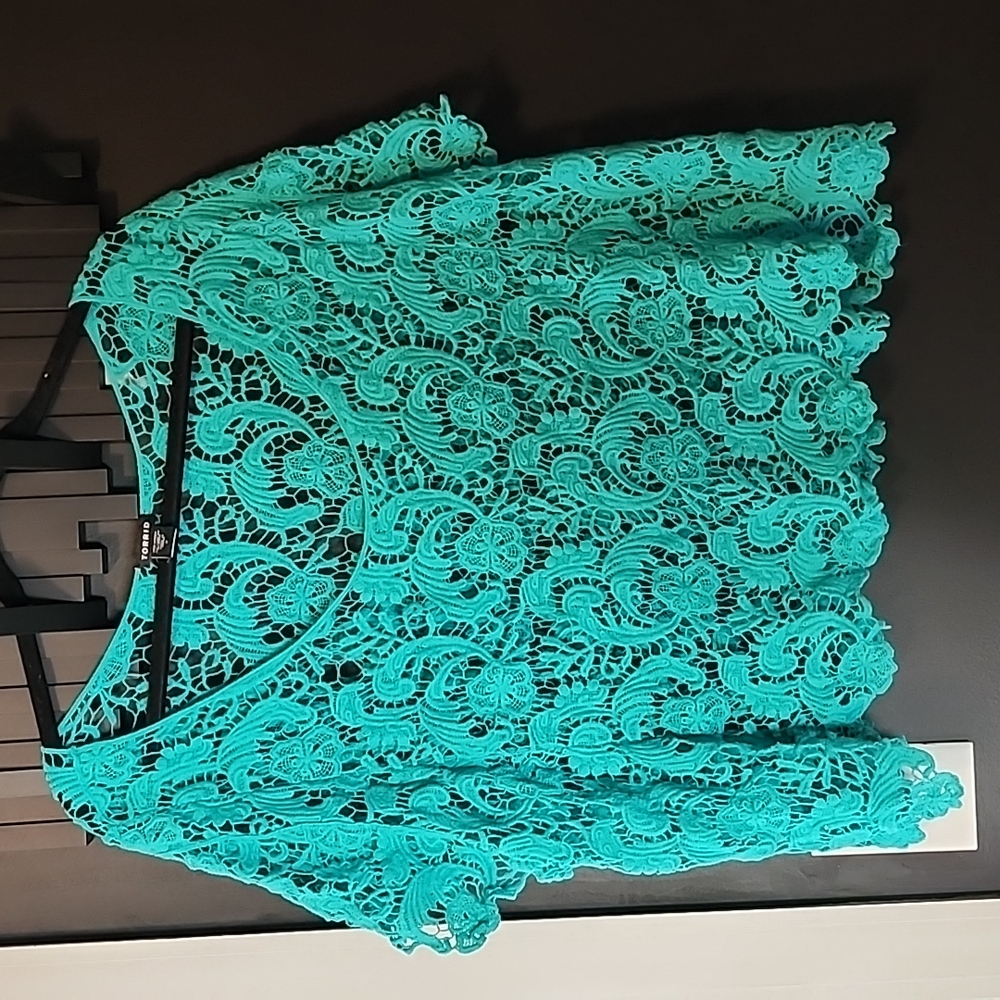 Torrid Aqua Lace Crop Top size 3X